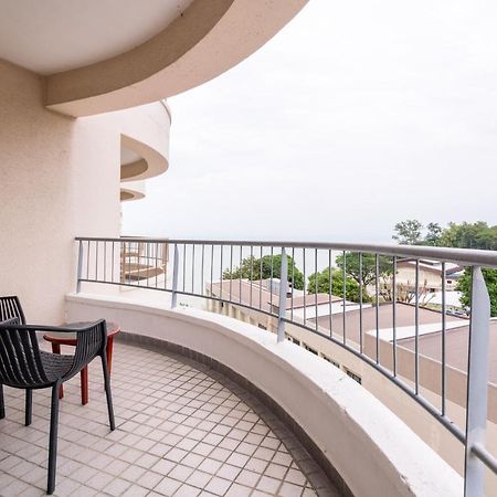 Romantic Couple Suite + Beach-Front Balcony Tandzsung Bungah Kültér fotó